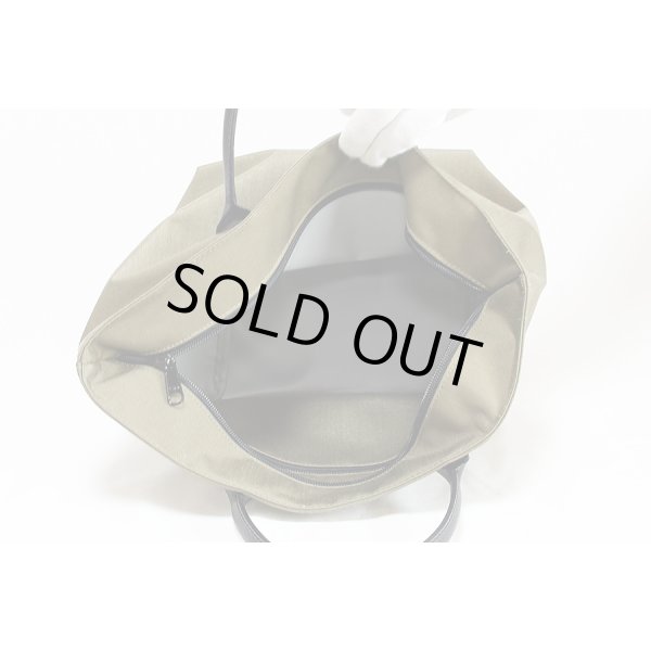 エルベシャプリエ　レザーハンドル舟型トートM 1407C トープ　中身