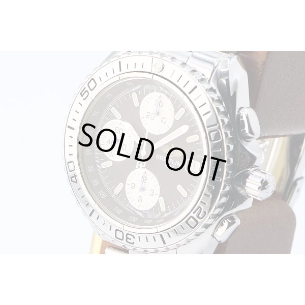 ブライトリング　クロノシャーク　Ａ１３０６１　黒文字盤　銀インダイアル　サイド拡大