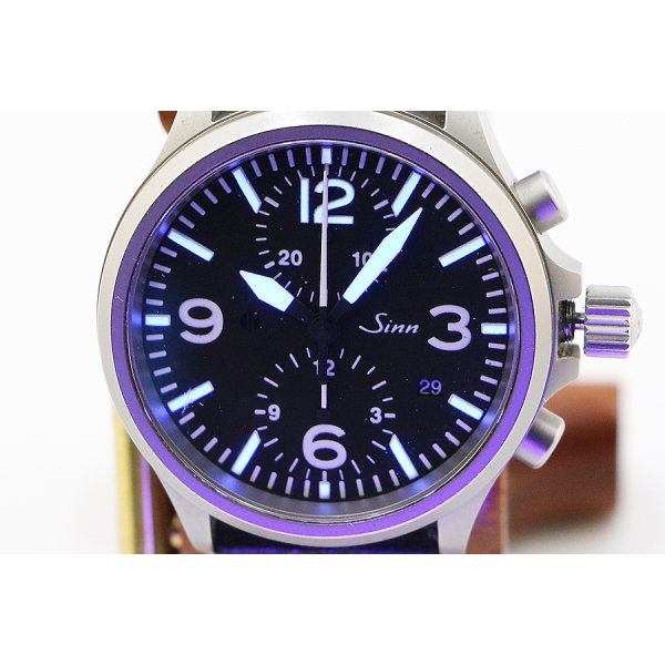 ７５６　クロノグラフ　黒文字盤　ライト