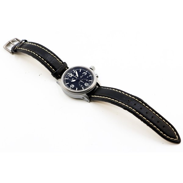 ７５６　クロノグラフ　黒文字盤　革ベルト状態　表面