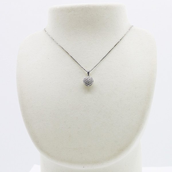 K18WG ダイアイリペンダントネックレス 0.22ct 5.60g　装着イメージ