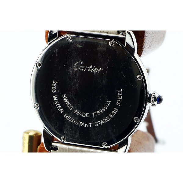 カルティエ　ロンドソロＬＭ　Ｗ６７０１００５　銀文字盤　裏面拡大