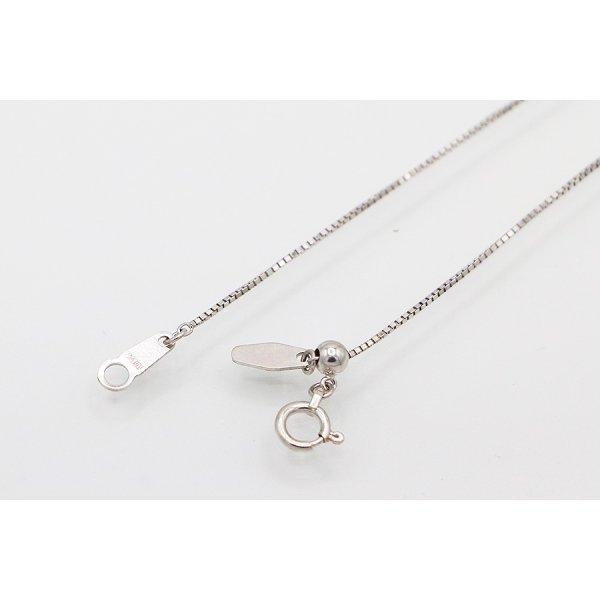 K18WG ダイアイリペンダントネックレス　0.23ct 2.80g　留め具外したイメージ