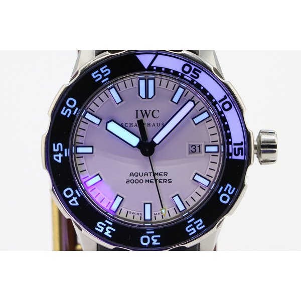 ＩＷＣ　アクアタイマー２０００　ＩＷ３５６８０６　白文字盤　ライト