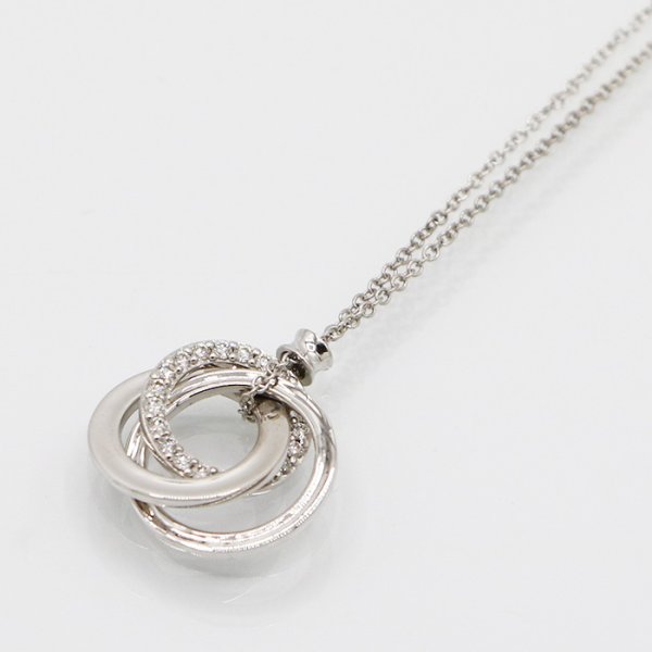 ティファニー　750WG トリプルインターロッキング ダイアイリペンダントネックレス 4.20g