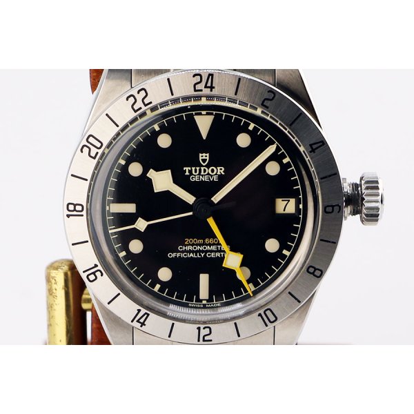 チューダー　ブラックベイ　プロ　ＧＭＴ　７９４７０　黒文字盤　表面拡大