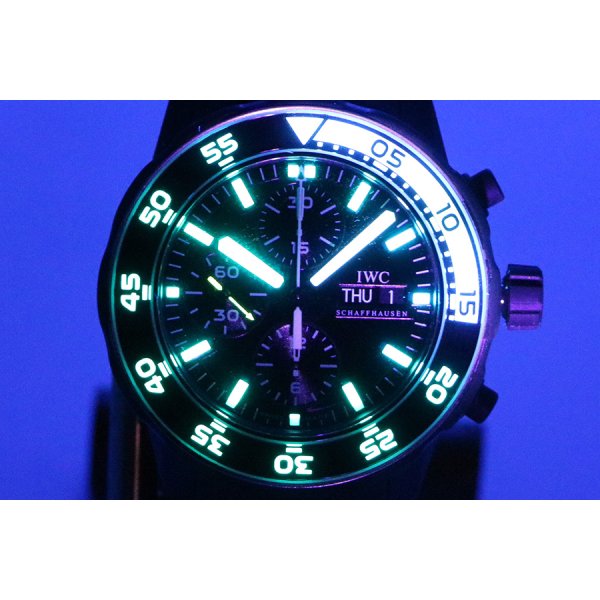 ＩＷＣ　アクアタイマー２０００　クロノ　ＩＷ３６７６７０５　黒文字盤　ガラパゴス限定　ライト