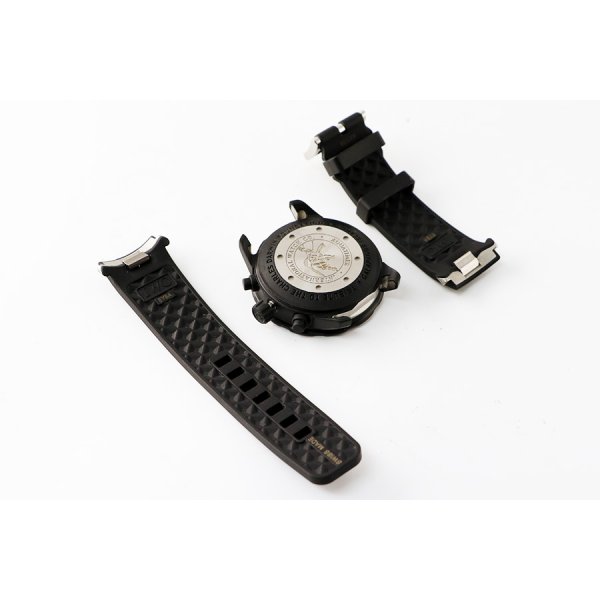 ＩＷＣ　アクアタイマー２０００　クロノ　ＩＷ３６７６７０５　黒文字盤　ガラパゴス限定　ベルト外したイメージ