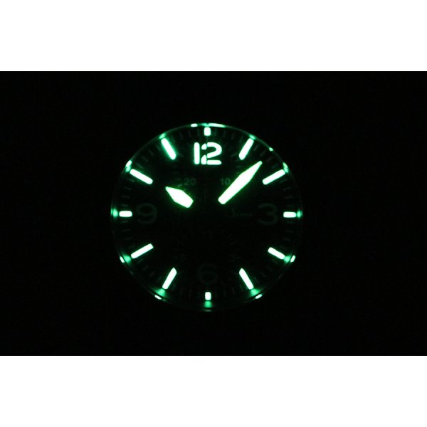 ジン　７５６クロノグラフ　黒文字盤　赤針　ライト暗闇